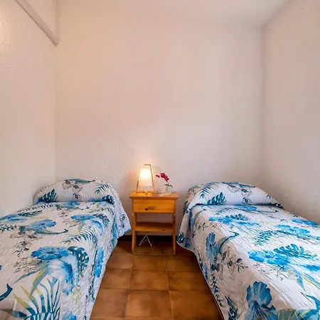 Elena Nyaraló Costa Paradiso