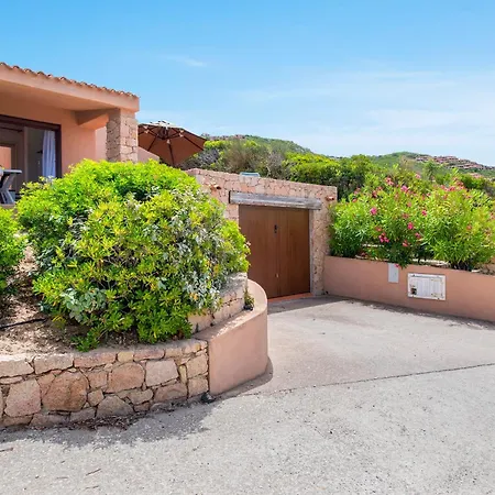 Nyaraló Elena Costa Paradiso